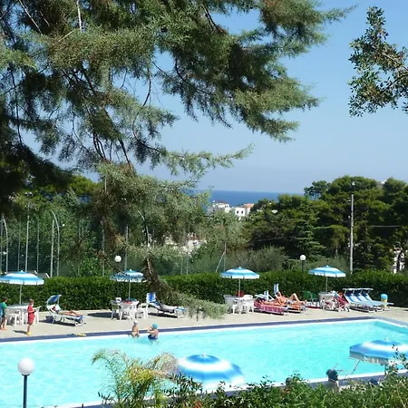 Happy Camp Mobile Homes In Villaggio Internazionale San Menaio